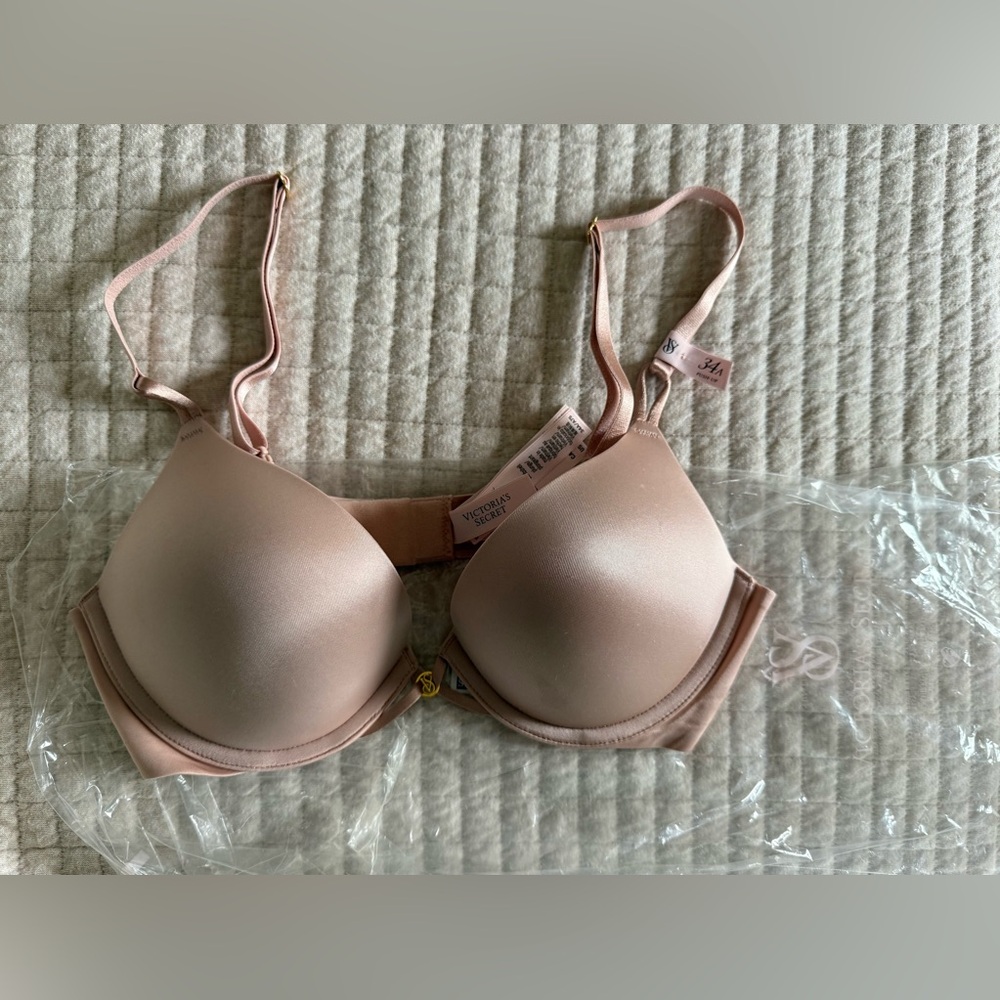 Victoria's Secret Very Sexy Bombshell Add-2-Cups Smooth Push-Up Bra